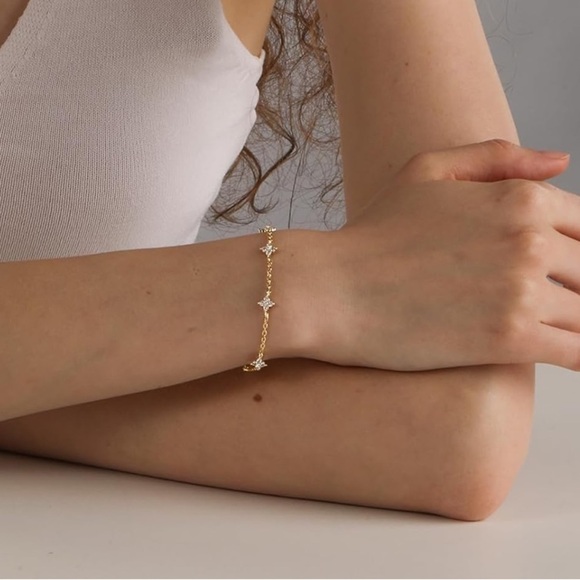 925 Sterling Silver Gold Four-Leaf Clover Bracelet – Lucky Charm - Picture 7 of 8